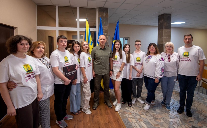 Вадим Філашкін на урочистій зустрічі з випускниками Донеччини, які отримали 200 балів на НМТ