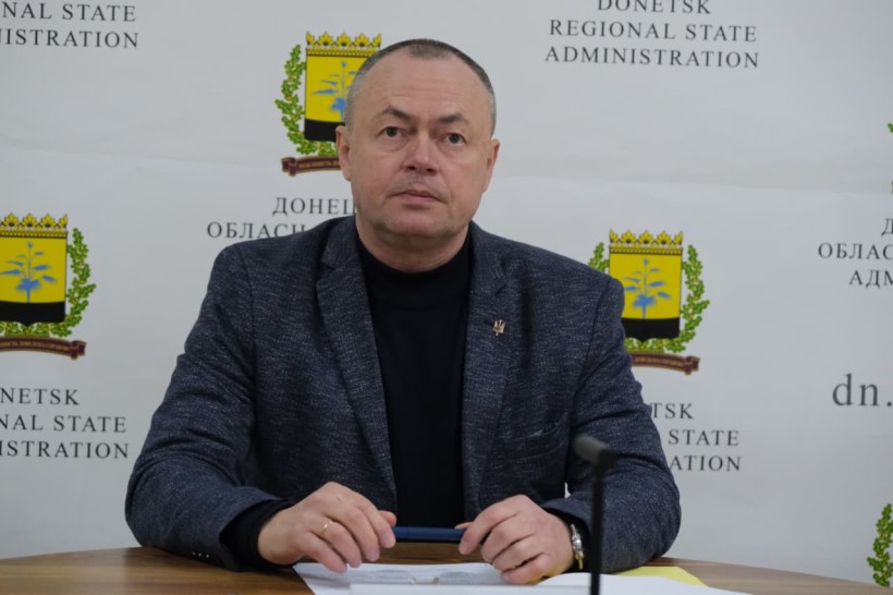 Заступник голови Донеччини Ігор Бойко на засіданні, сидить за столом.