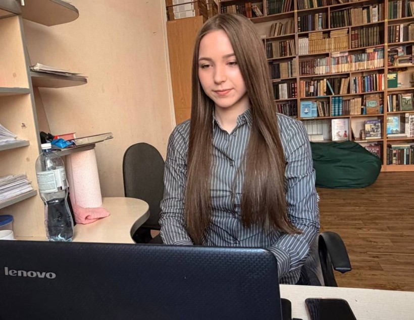 ⁠Учасниця заходу