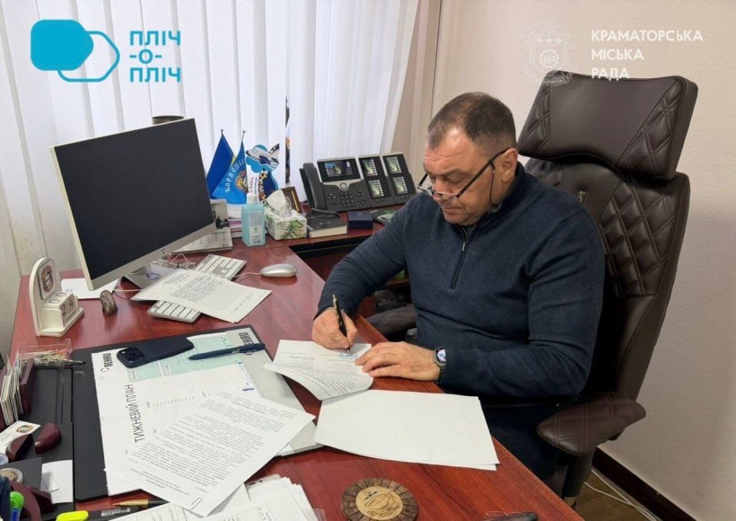 Керівник Бориспільської громади підписує меморандум про співпрацю