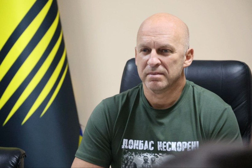 Вадим Філашкін слухає доповідь партнерів зі Сполучених Штатів Америки