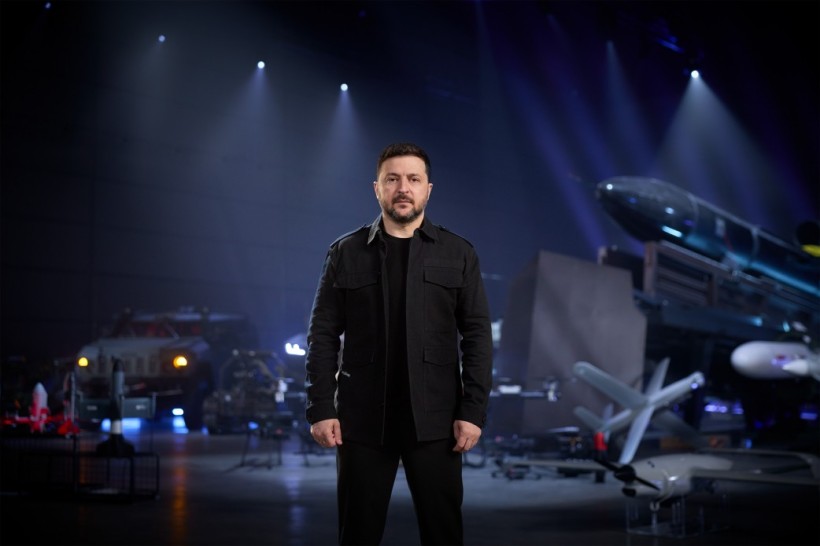 Володимир Зеленський презентував 56 зразків зброї