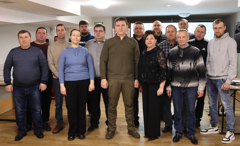 Спільне фото аграріїв з представниками облдержадміністрації, Новодонецької та Олександрівської громад: