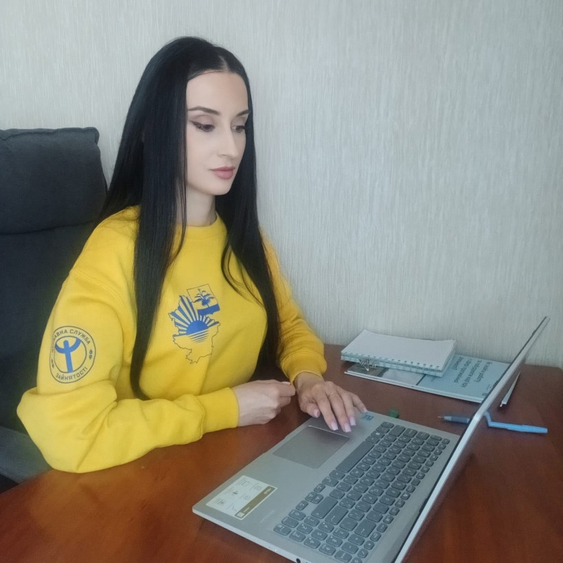 ПЕФТІЄВА Наталія - заступник начальника управління організації надання послуг Донецького обласного центру зайнятості розповіла про послуги, виплати та допомоги що надаються Державною службою зайнятості ветеранам війни, членам сімей загиблих (померлих) Захисників і Захисниць України, військовослужбовцям, звільненим з полону