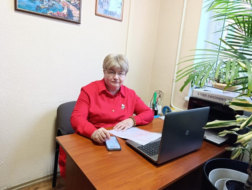 Начальниця управління сімʼї, молоді та масових заходів національно-патріотичного виховання Лілія Золкіна під час проведення колегії управління