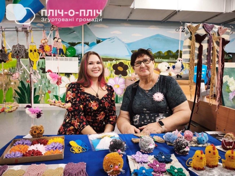 Учасниці виставки декоративно-ужиткового мистецтва