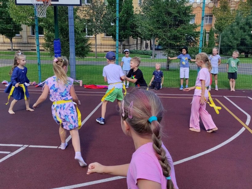 Тренування в ігровій формі для дітей у межах соціального проєкту «Активні парки - локації здорової України»