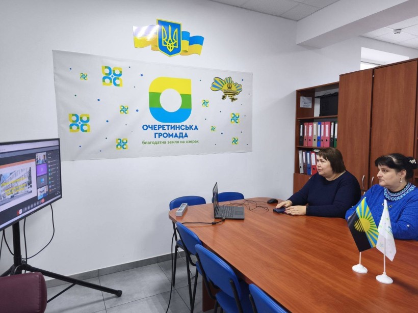 Освітяни Очеретинської громади беруть участь в онлайновій зустрічі