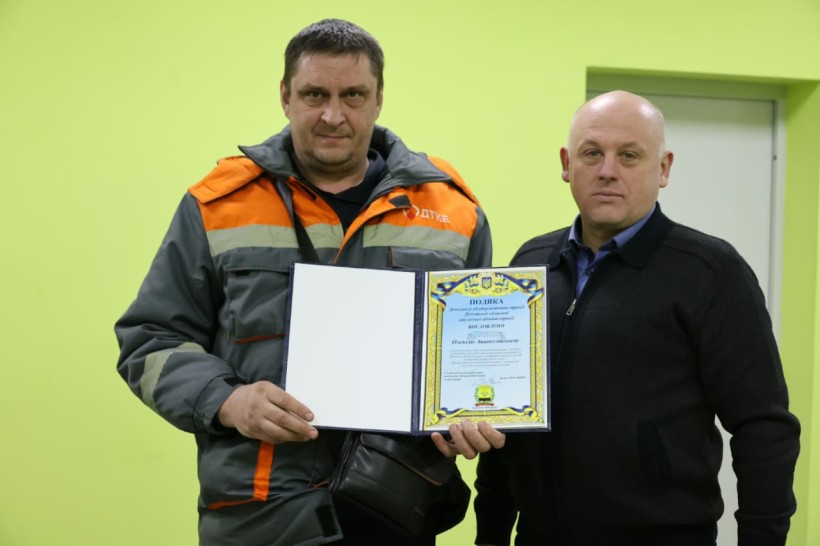 Перший заступник голови Донеччини Юрій Винокуров та працівник ЖКГ.