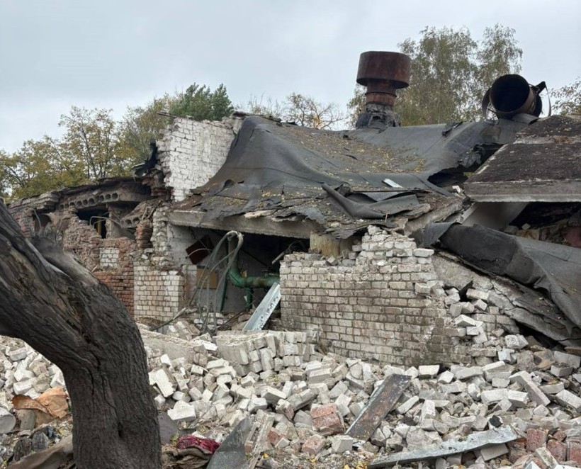 Зруйнований будинок після ворожого удару