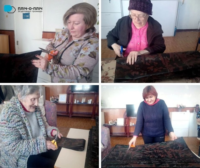 Колаж з 4 фото, де жінки похилого віку ріжуть тканину для плетіння сіток