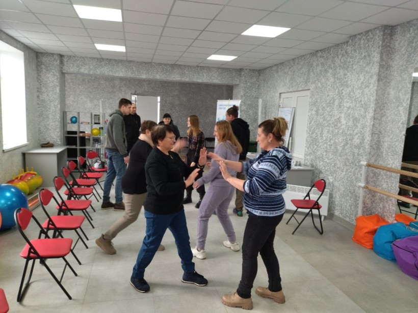 Олена долучається до занять з самооборони
