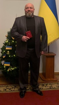 Юрій Дахновський з нагородою