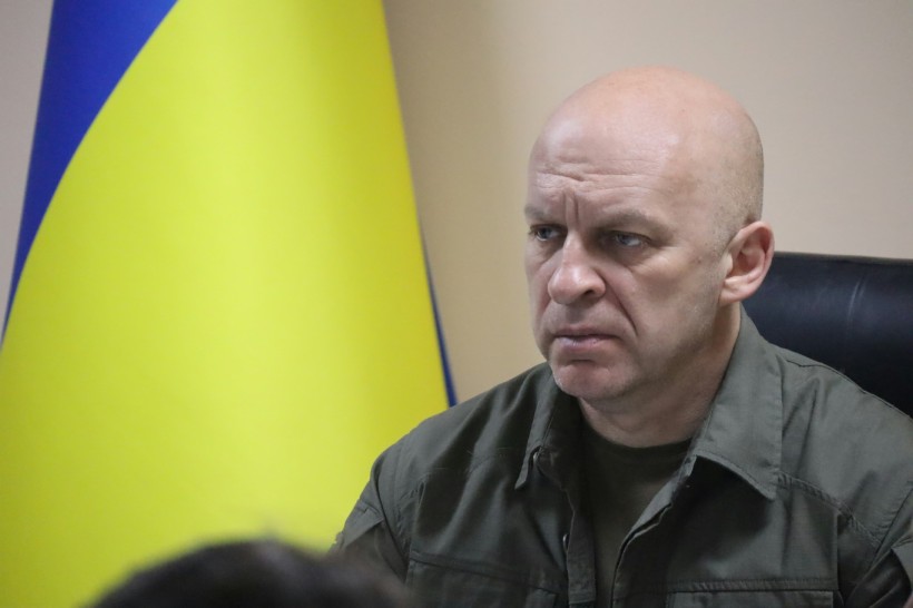 Голова Донецької облдержадміністрації Вадим Філашкін обговорює на засіданні Ради оборони області виділення коштів військовим з обласного бюджету.