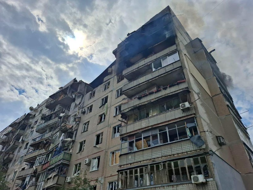 Зруйнований будинок після ворожого обстрілу