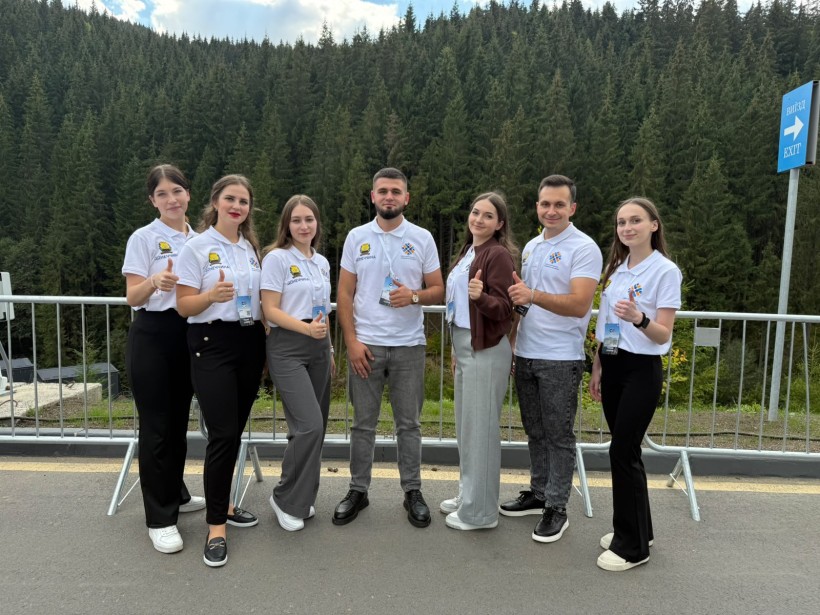 Спільне фото учасників заходу