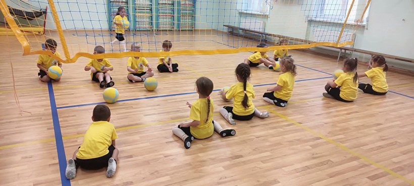 Тренування в ігровій формі для дітей у рамках соціального проєкту «Активні парки - локації здорової України»