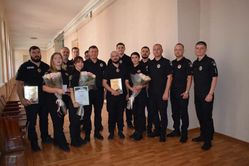 Правоохоронці тримають нагороди