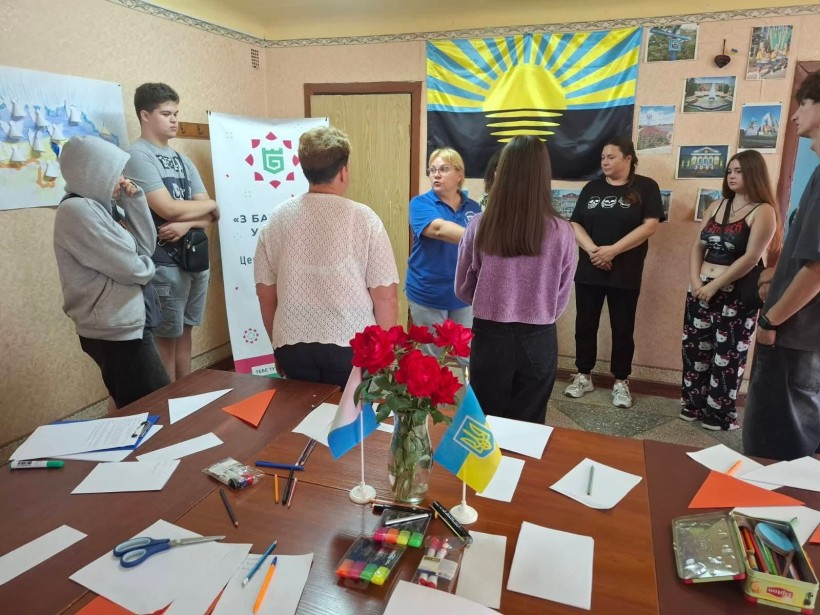 Молодь Донеччини долучилася до розважального квесту «Молоді та кмітливі», яких відбувся у осередку підтримки мешканців Бахмутської громади «З Бахмутом у серці. Київ»