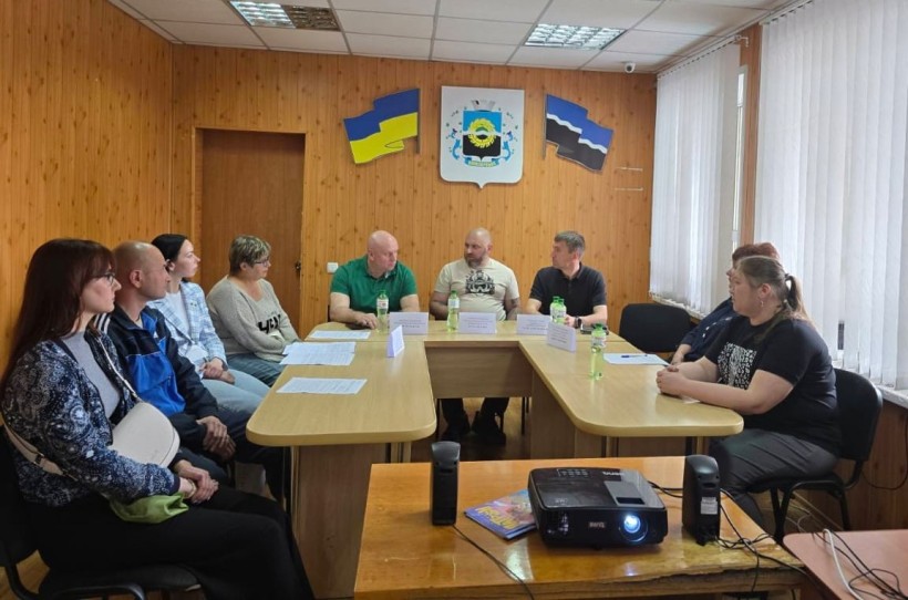 Учасники зустрічі в Білозерській громаді обговорюють нагальні питання соціального захисту ветеранів та їхніх родин