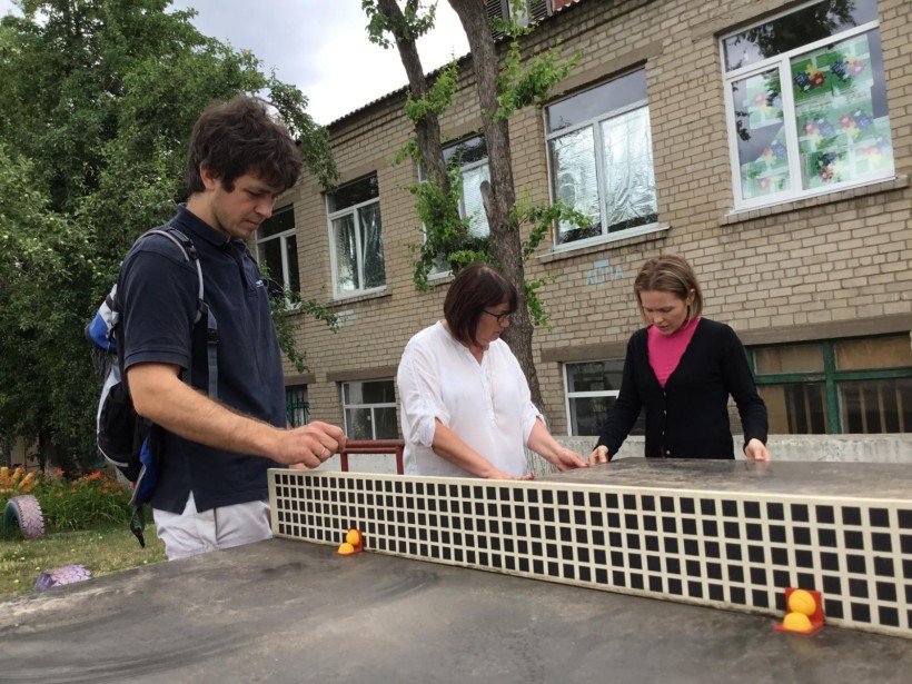 Світлана облаштовує спортивний майданчик у м. Дружківка (с. Сурове).