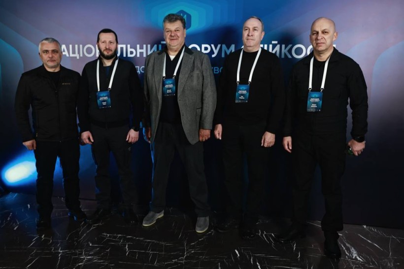 Вадим Філашкін разом з учасниками Форуму