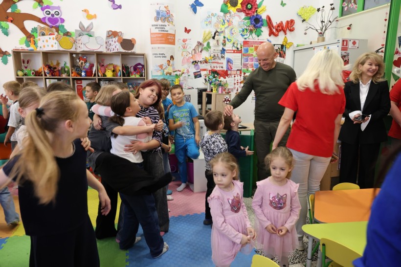 Вадим Філашкін відвідує дітей, які перебувають в дитячому центрі
