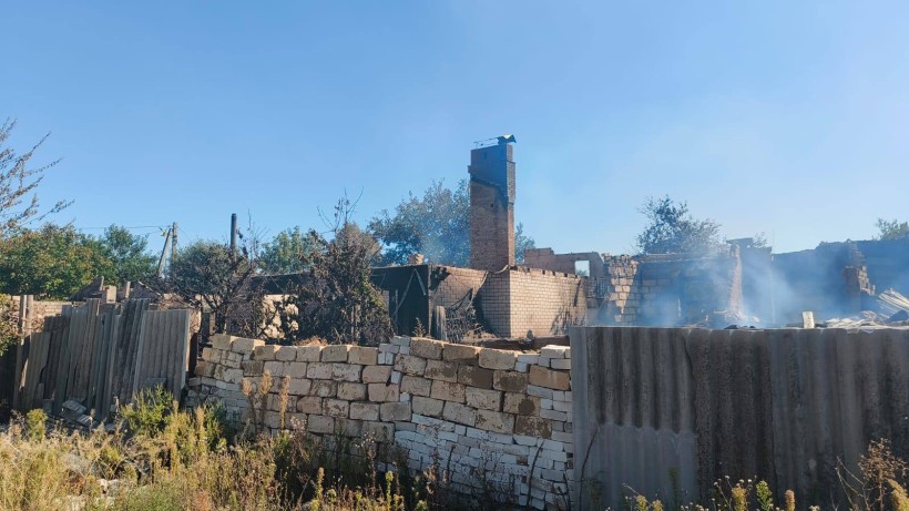 Зруйнований одноповерховий будинок