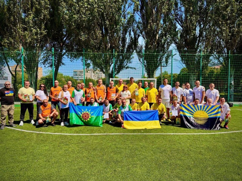 Спільне фото учасників турниру та представників влади.