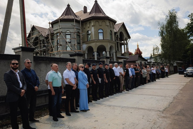 Учасники урочистого відкриття Центру безпеки громадян