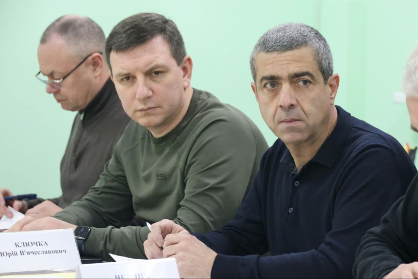 Юрій Ключка та Павло Челпих на засіданні Ради оборони Донецької області