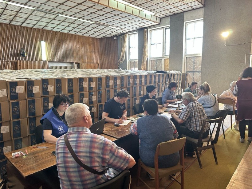 Благодійна організація благодійний фонд «ЯНГОЛИ СПАСІННЯ» забезпечують населення, яке постраждало внаслідок військових дій, продуктовими наборами та будівельними матеріалами