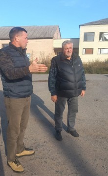 Начальник Шахівської сільської військової адміністрації Сергій Сажко зустрічається з Іркліївським сільським головою Анатолієм Писаренком