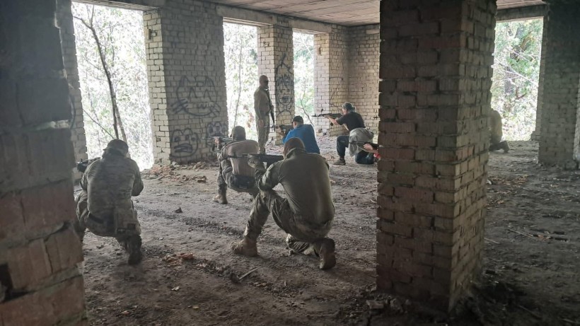 Відпрацювання наступальних і оборонних дій у грі страйбол