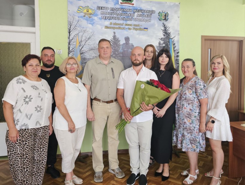 Керівництво Новогродівської громади стоїть разом з Олександром Шевченком.