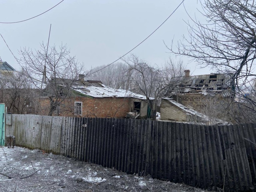 Зруйновані будинки після ворожого обстрілу