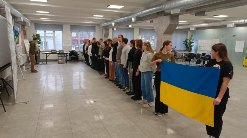 Урочисте шикування під час закриття заходу