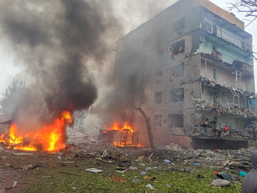 Пожежа на місці ворожого обстрілу