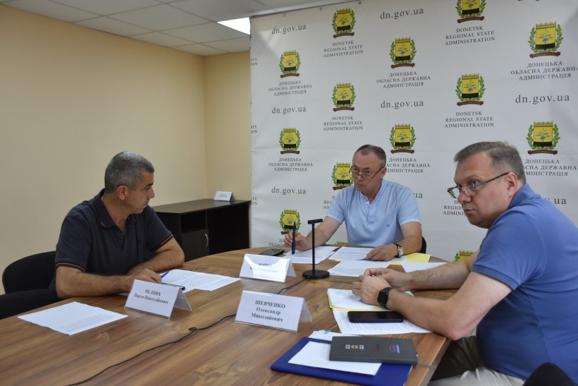 Учасники засідання координаційного штабу з евакуації