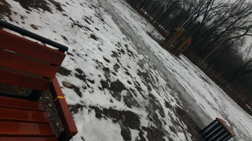 «Жовта Стрічка»-символ українського спротиву. Прив'язана до скамійки в окупованому місті Донецької області.