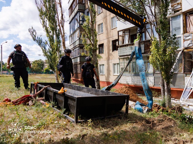 Піотехніки прибирають нерозірваний боєприпас