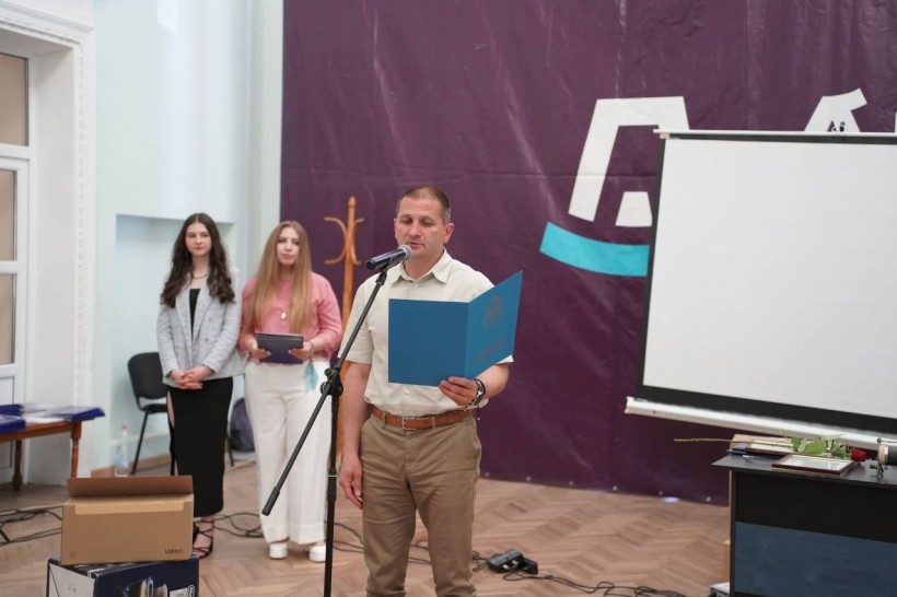 Вручення нагород та подяк освітянам під час святкування ювілею Донецького національного технічного університету у Дрогобичі