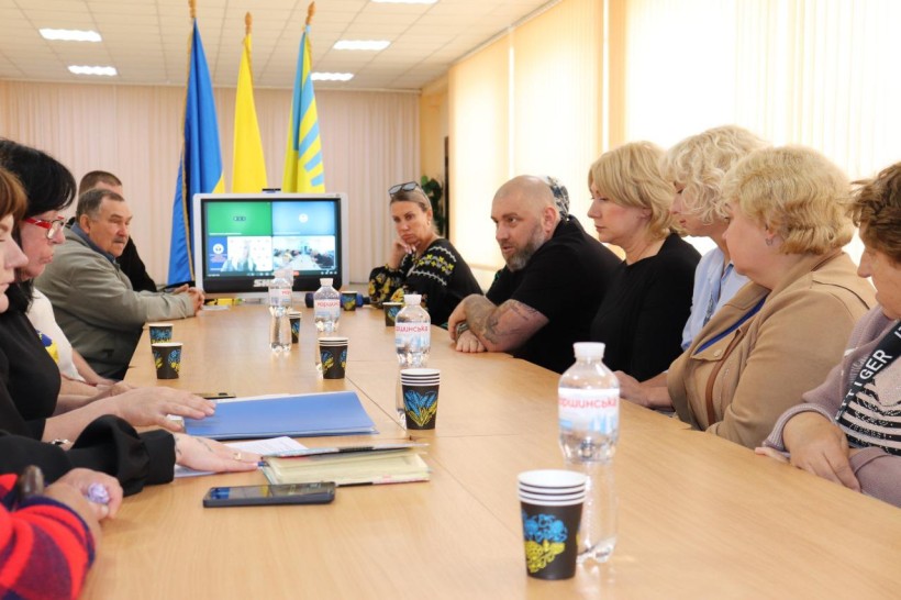 Представники влади разом з ветеранами та родинами загиблих