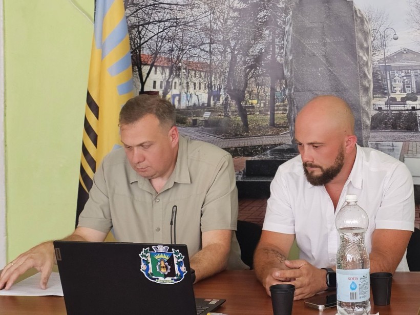 Олександр Шевченко, заступник голови Донецької облдержадміністрації разом з Костянтином Дроботом, начальник Новогродівської МВА.
