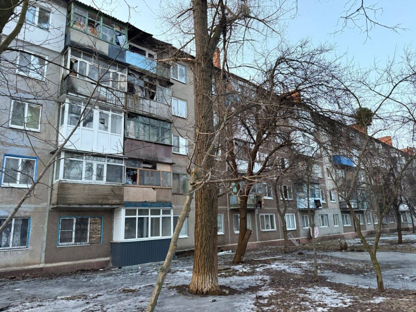 Пошкоджений будинок після вородого обстрілу