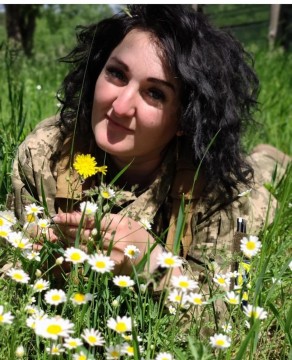 Юлія Березкіна – учасниця обласного конкурсу «Жінка Донеччини» 2025 року, номінація «Серце в броні»