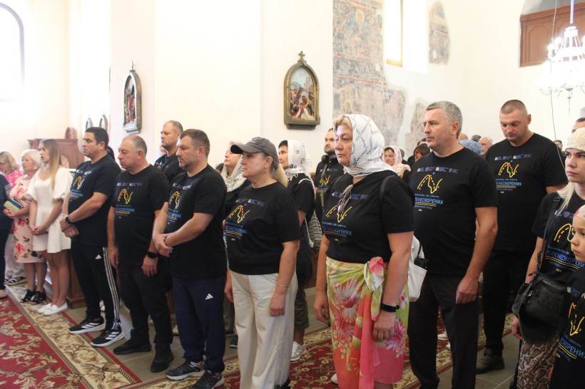 Учасники зустрічі в церкві