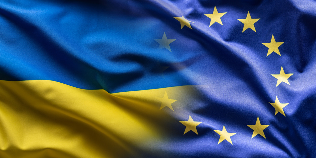 Прапор України та Євросоюзу