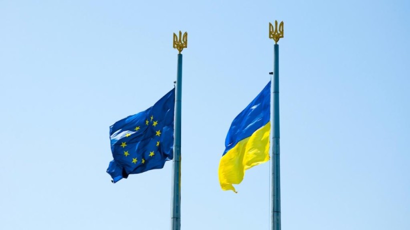 Прапор ЄС та України