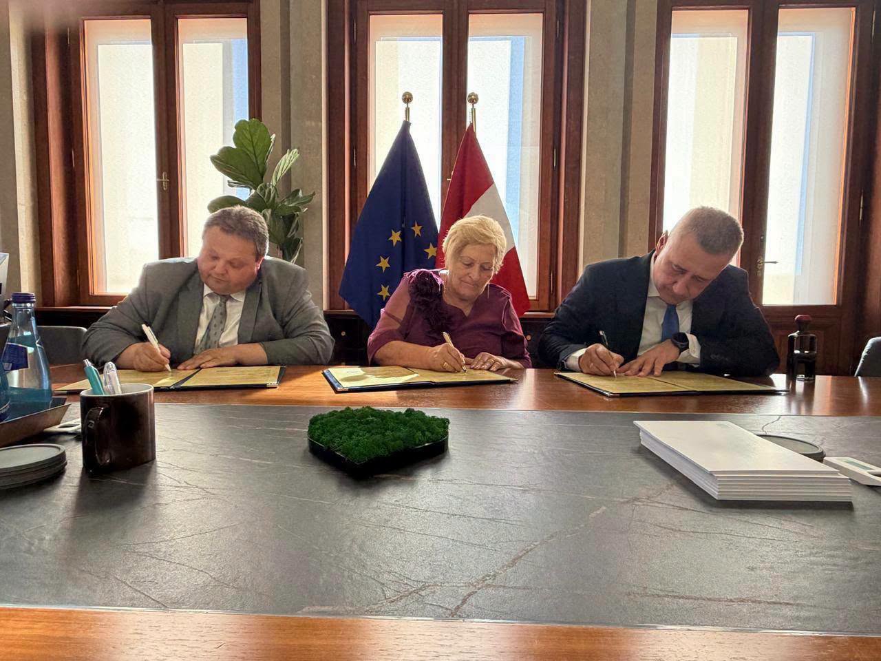Підписання Меморандуму про співпрацю між Сіверською міською радою Бахмутського району Донецької області, Дубриницькою сільською радою Закарпатської області та містом Оллерсдорф-ім-Бургенланд